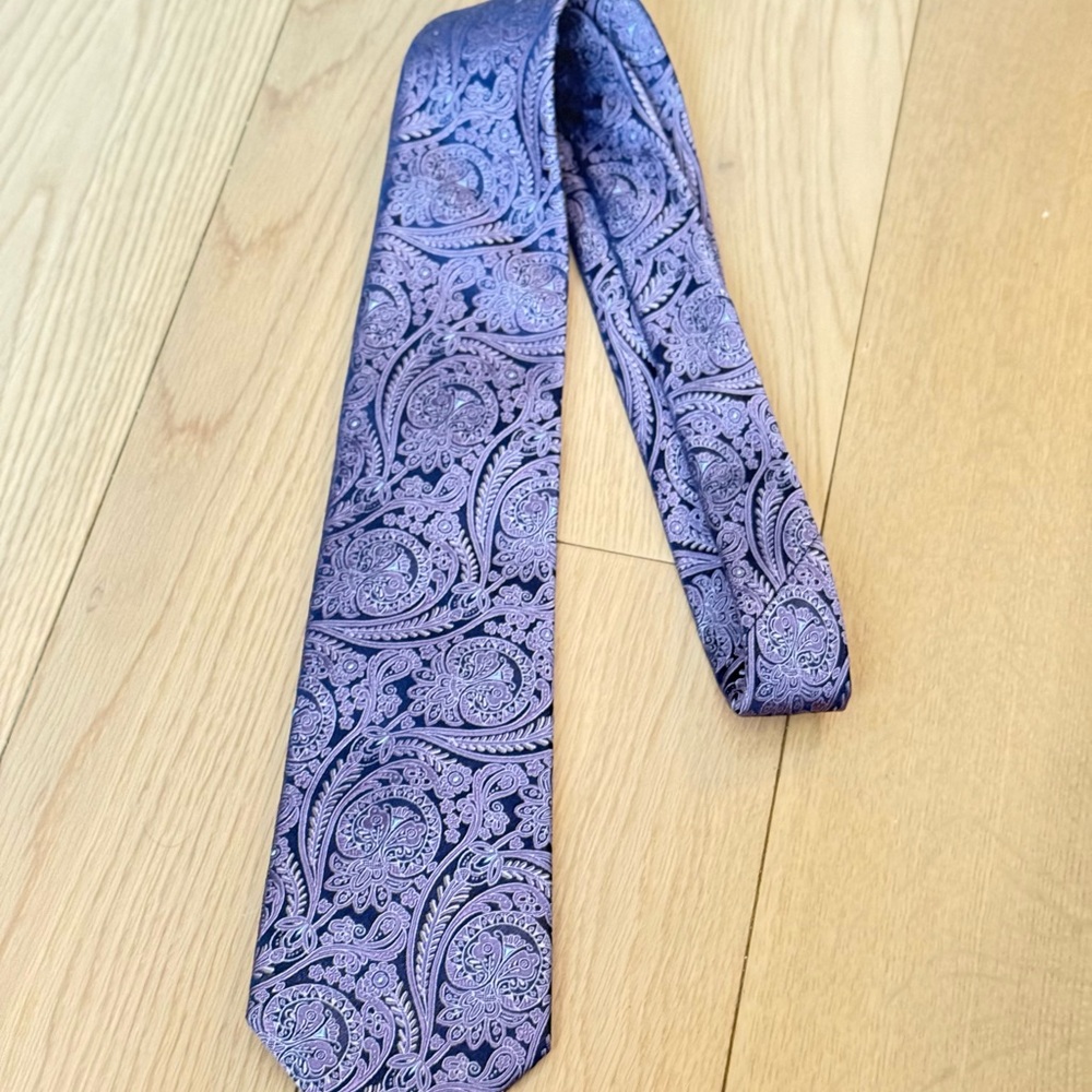 Men's Bloomingdale’s Purple Paisley Tie
